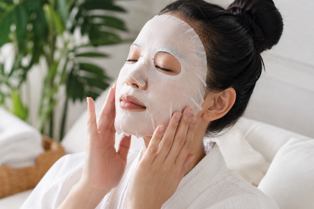 8 Rekomendasi Sheet Mask Terbaik untuk Kulit Cerah, Lembap, dan Sehat