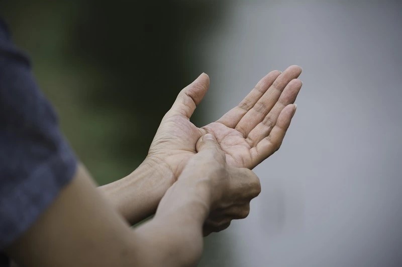 Kesemutan Pada Tangan Benarkah Menjadi Tanda Gejala Stroke? Ini Penjelasannya