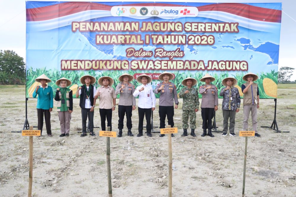 Dorong Ketahanan Pangan Daerah, Polres Kebumen Manfaatkan Lahan Polri untuk Tanam Jagung