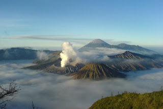 Gunung Bromo Kembali Dibuka, Menpar Widiyanti Dorong Pemulihan Pariwisata dan Ekonomi Warga