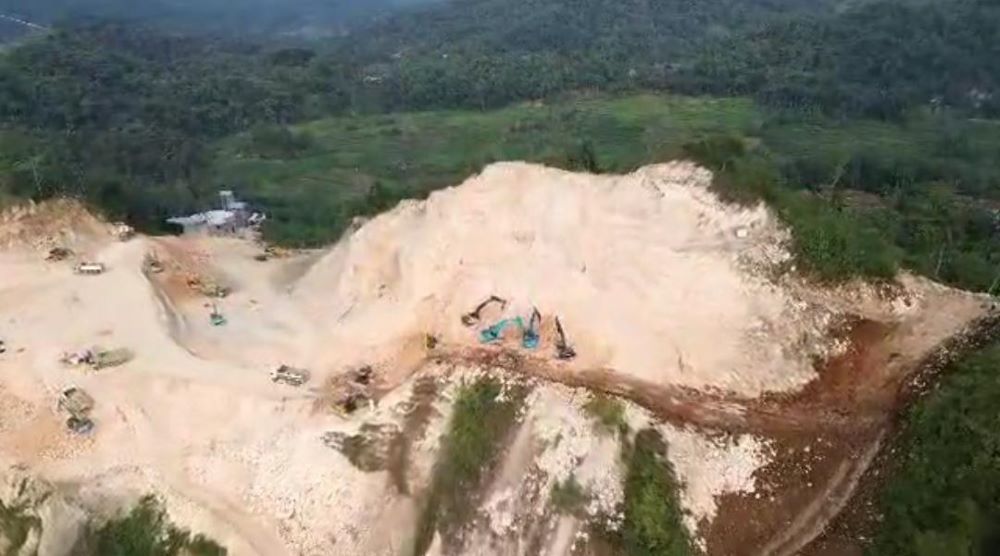 Warga Darmakradenan Desak Evaluasi AMDAL Tambang Semen Bima
