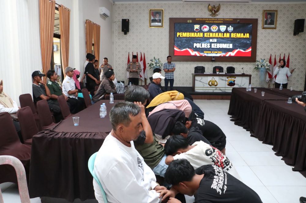 Polres Kebumen Gagalkan Tawuran Pelajar, 20 Remaja Diamankan dan Menangis Minta Maaf