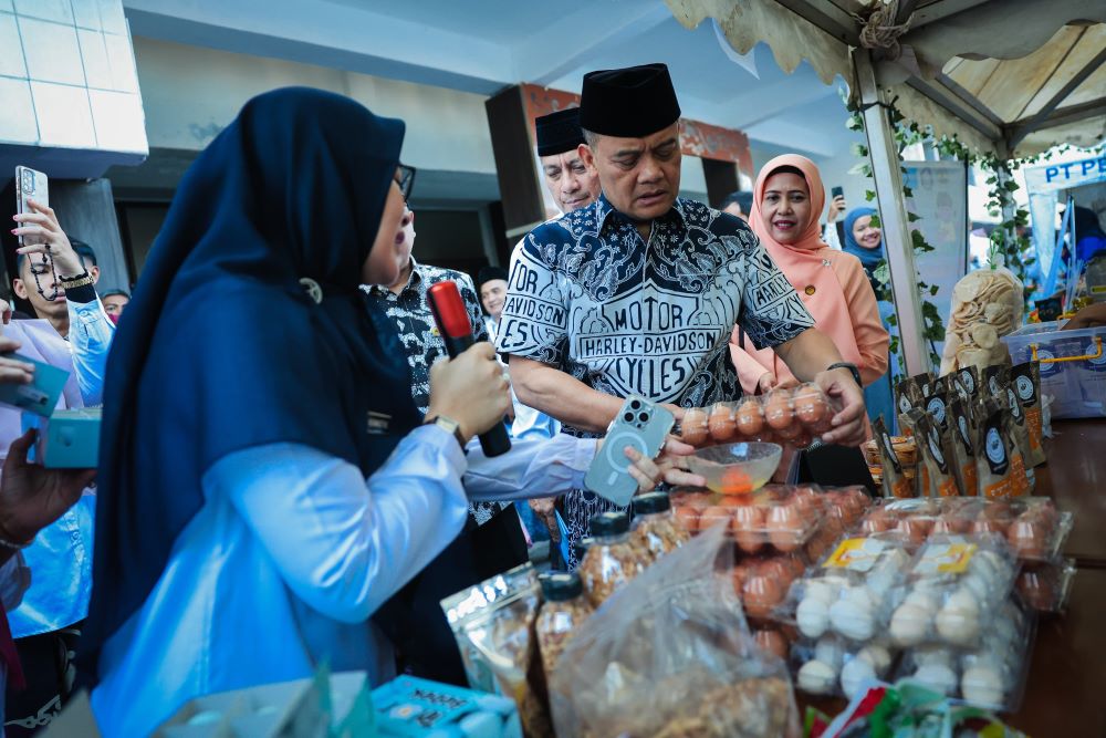 Jelang Lebaran, Pemprov Jateng Salurkan 2 Ton Beras untuk 200 Pekerja Informal