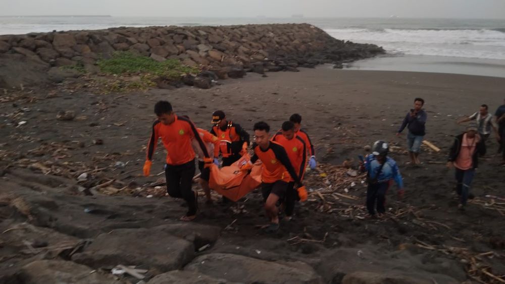 Korban Terakhir Terseret Ombak di Pantai Menganti Kisik Ditemukan, Pencarian 3 Hari Resmi Berakhir