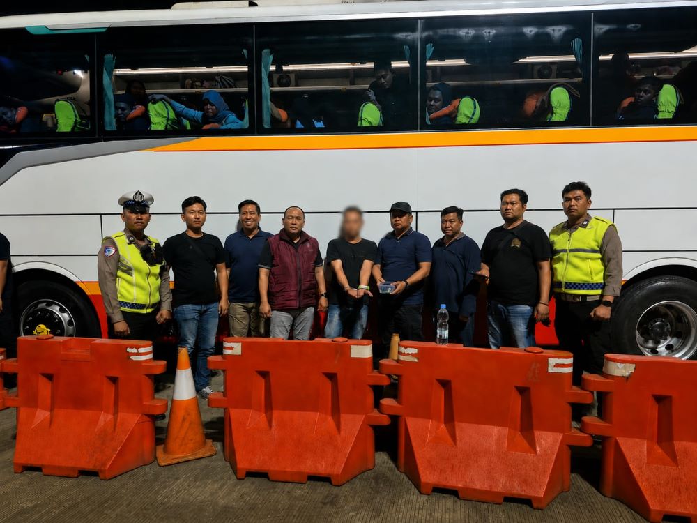 Kurir Sabu Berkedok Kondektur Bus Ditangkap di Tol Banyumanik