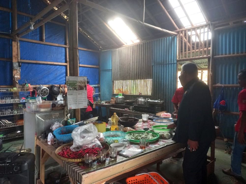 DPC PDI Perjuangan Banyumas Buka Dapur Umum untuk Warga Terdampak Bencana Kotayasa