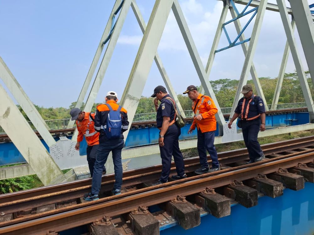Gempa M5,9 Guncang Jawa, 8 Perjalanan KA di Daop 5 Purwokerto Sempat Berhenti