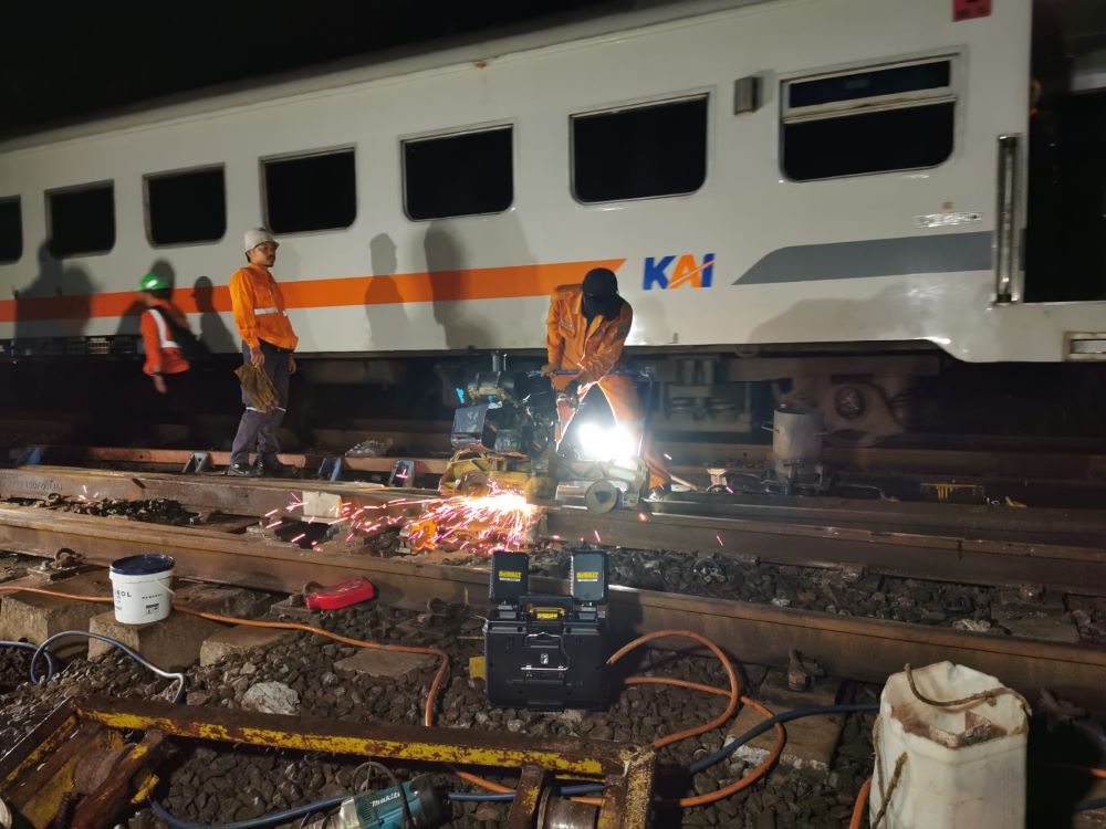 Jalur Rel Bumiayu Pulih Usai 14 Jam Penanganan, Perjalanan Kereta Kembali Normal