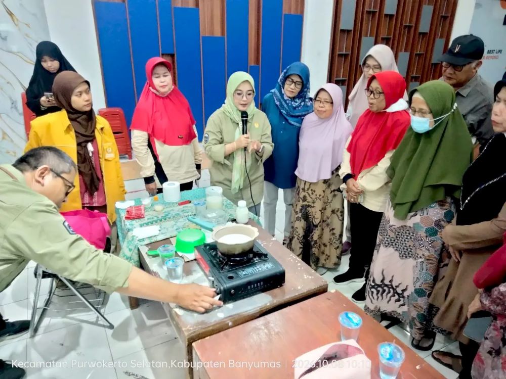 FK Unsoed Edukasi Pasien Diabetes di Purwokerto, Kenalkan Manfaat Kefir dan Tempe Fermentasi