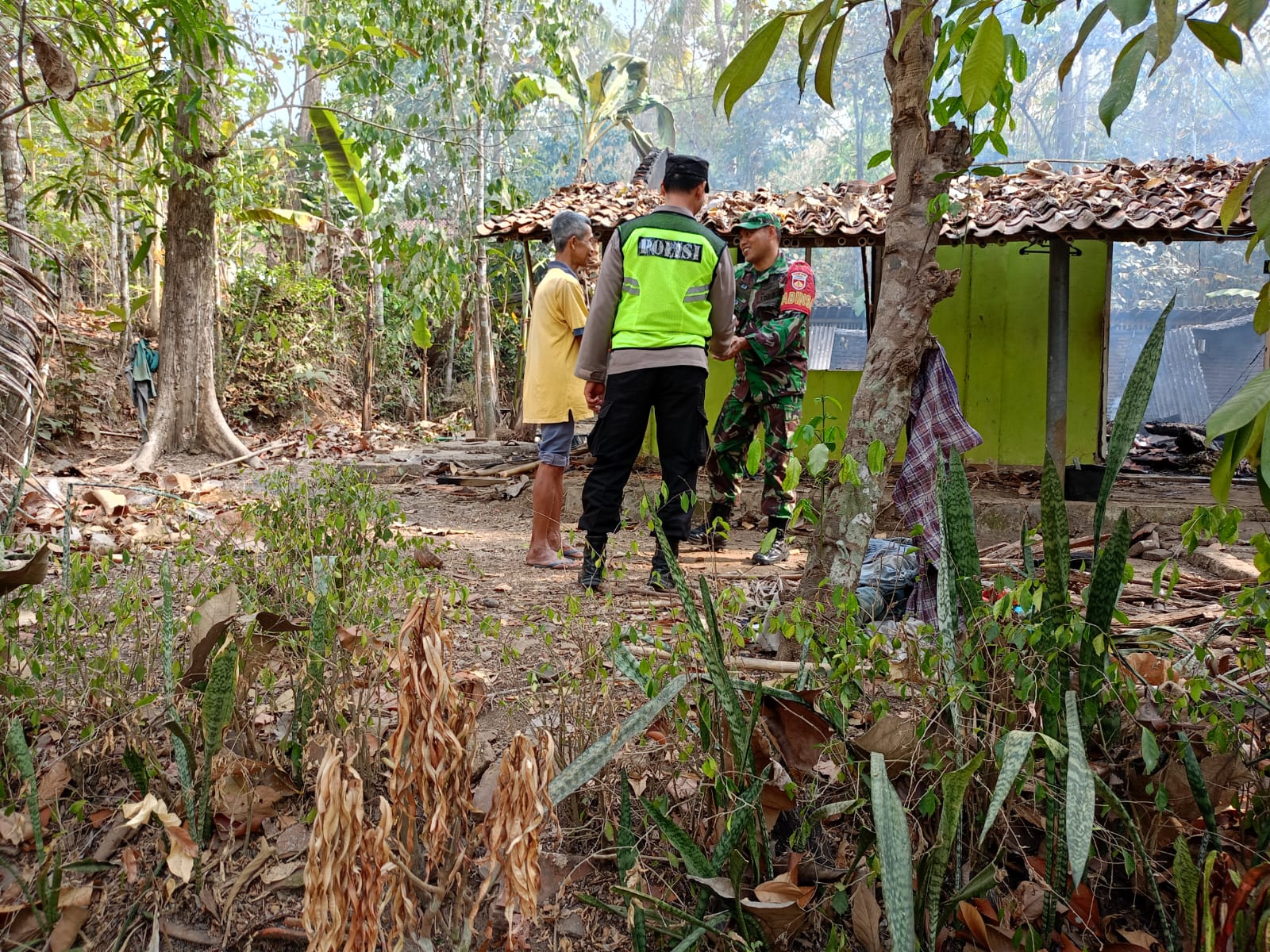 Tinggalkan Api Pembakaran Sampah, Rumah Lansia di Kebumen Ludes Terbakar