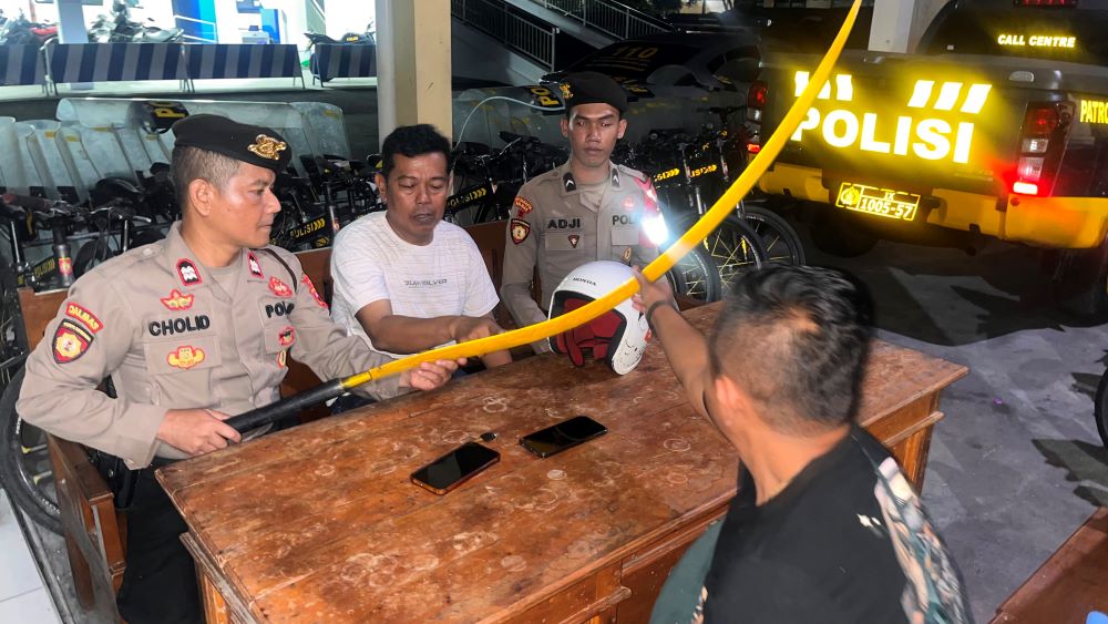 Dua Pelajar di Kebumen Diamankan Polisi, Bawa Klewang 1,5 Meter Diduga Hendak Tawuran