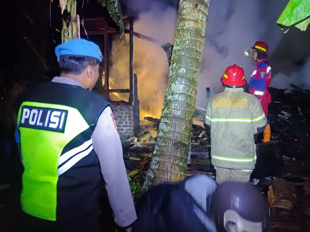 Dapur Rumah di Kuwarasan Kebumen Terbakar Akibat Pawon Ditinggal Saat Masak Air, Kerugian Capai Puluhan Juta