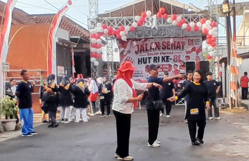 Semarak HUT ke-81 RI, Warga Karen Indah 3 Antusias Ikuti Senam dan Jalan Sehat