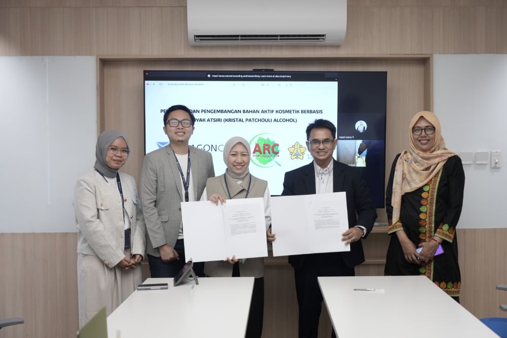 ParagonCorp Gandeng USK Kembangkan Potensi Nilam Aceh untuk Inovasi Kosmetik Berbasis Sains
