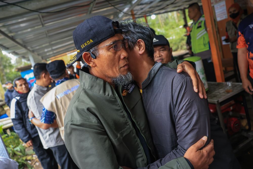 Pencarian Pendaki Hilang di Bukit Mongkrang Masuki Hari ke-10, Sekda Jateng Beri Dukungan Keluarga