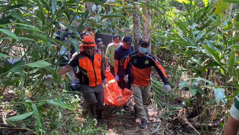 Warga Purbalingga Meninggal Saat Petik Kelapa, Tim SAR Gabungan Evakuasi Korban