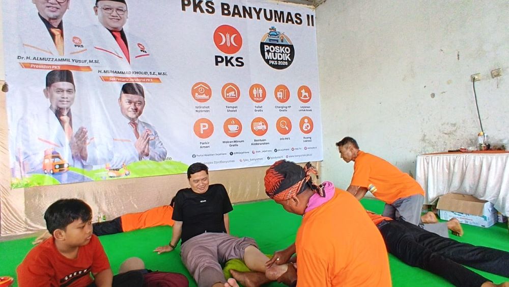 Ada Layanan “Pijat Telur” di Posko Mudik DPD PKS Banyumas, Bantu Pulihkan Stamina Pemudik