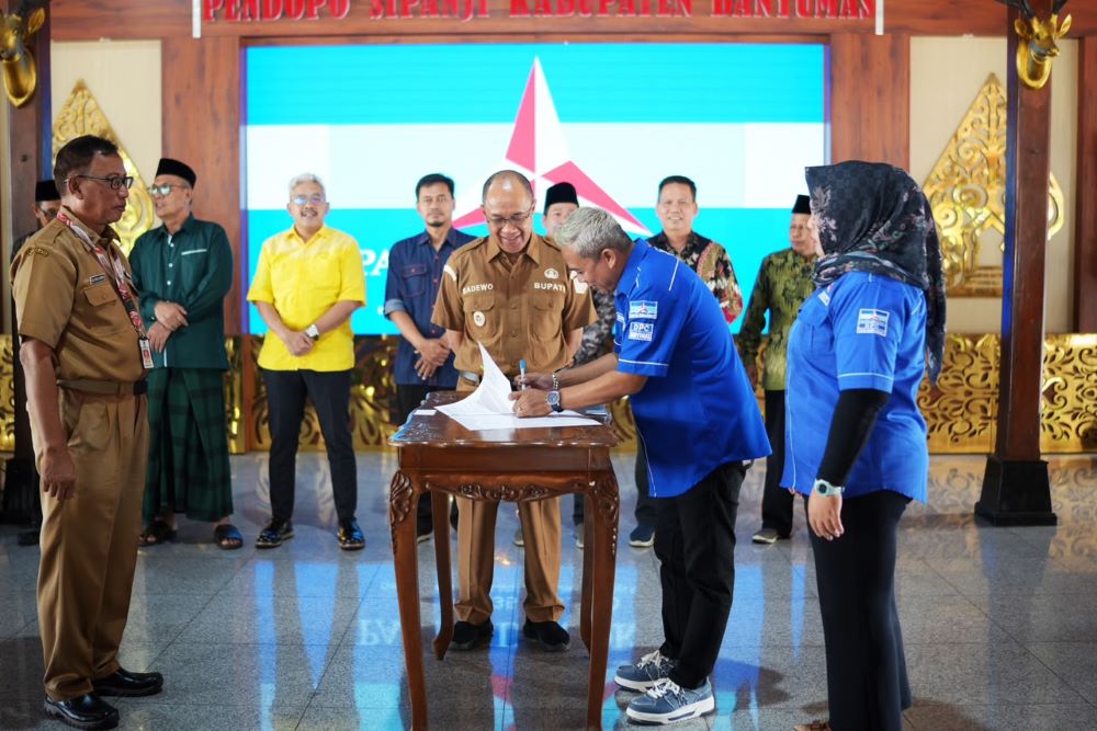 Bupati Banyumas Salurkan Dana Parpol Rp3,08 Miliar, Tekankan Transparansi dan Pendidikan Politik