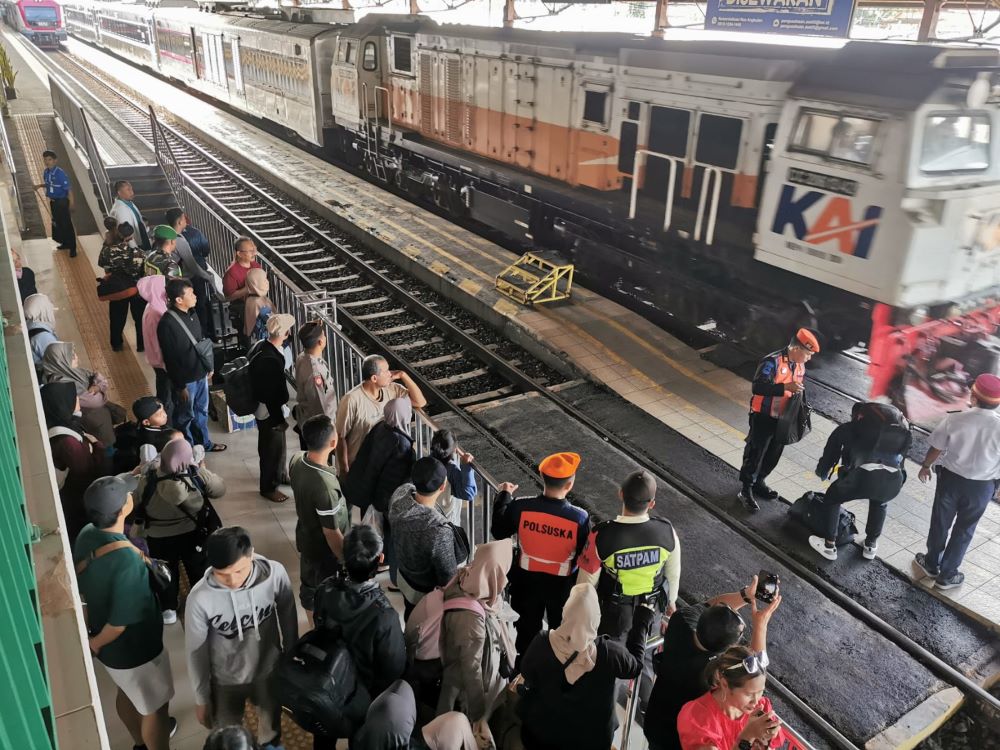 Hari Terakhir Libur Sekolah, Ribuan Penumpang Padati Stasiun di Wilayah Daop 5 Purwokerto
