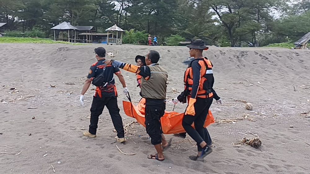 Satu Korban Terseret Ombak di Pantai Gajah Ditemukan Meninggal, Pencarian Masih Berlanjut
