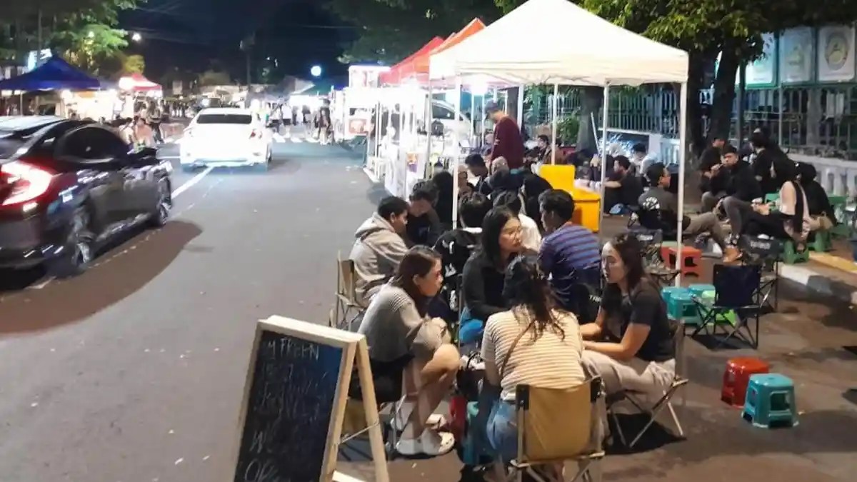 Coffee Street Menjamur, Ngopi di Pinggir Jalan Jadi Tren Baru Anak Muda
