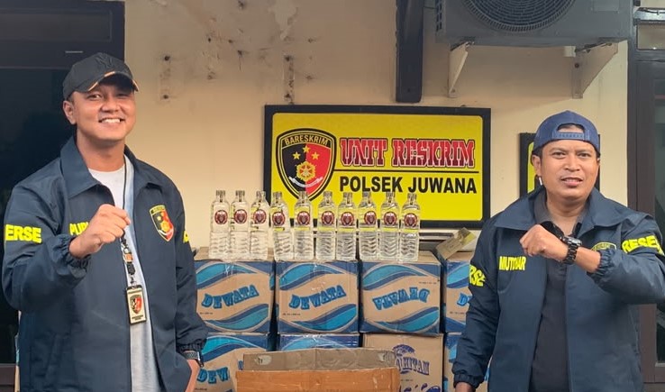 Polisi Gagalkan Peredaran 1.063 Botol Arak Bali di Pati