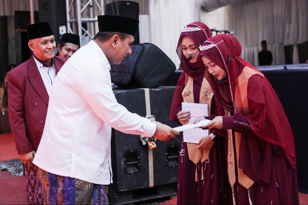 Tali Asih Penghafal Al-Qur’an dari Pemprov Jateng Tingkatkan Semangat Santri di Kebumen