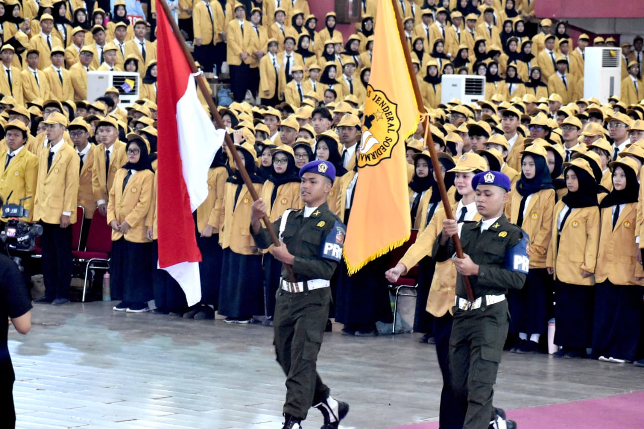 10.117 Mahasiswa Baru Unsoed Resmi Dikukuhkan, Rektor : Jadilah Energi Positif Untuk Bangsa