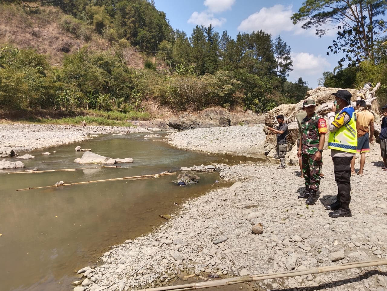 Perempuan Tanpa Identitas Ditemukan Meninggal di Sungai Lukulo, Polisi Minta Warga Bantu Identifikasi